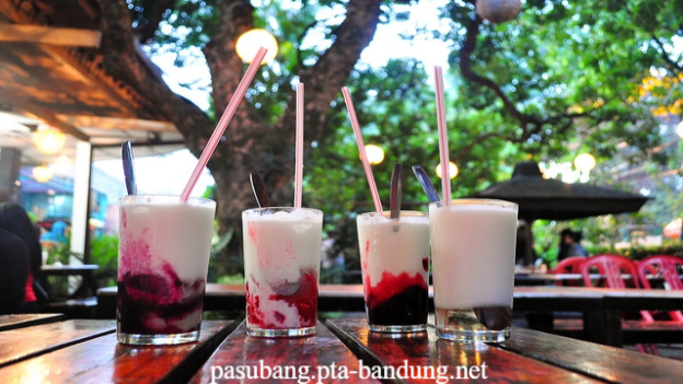 Destinasi Wisata Kuliner Bandung Hits yang Harus Kamu Tau